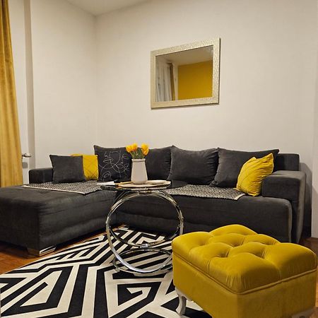 Apartman Sunflower Σρέμσκα Μιτρόβιτσα Εξωτερικό φωτογραφία