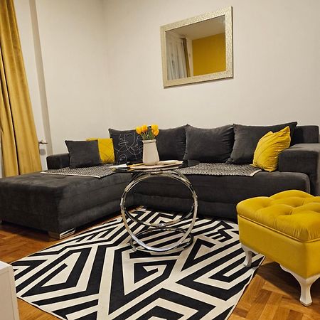 Apartman Sunflower Σρέμσκα Μιτρόβιτσα Εξωτερικό φωτογραφία