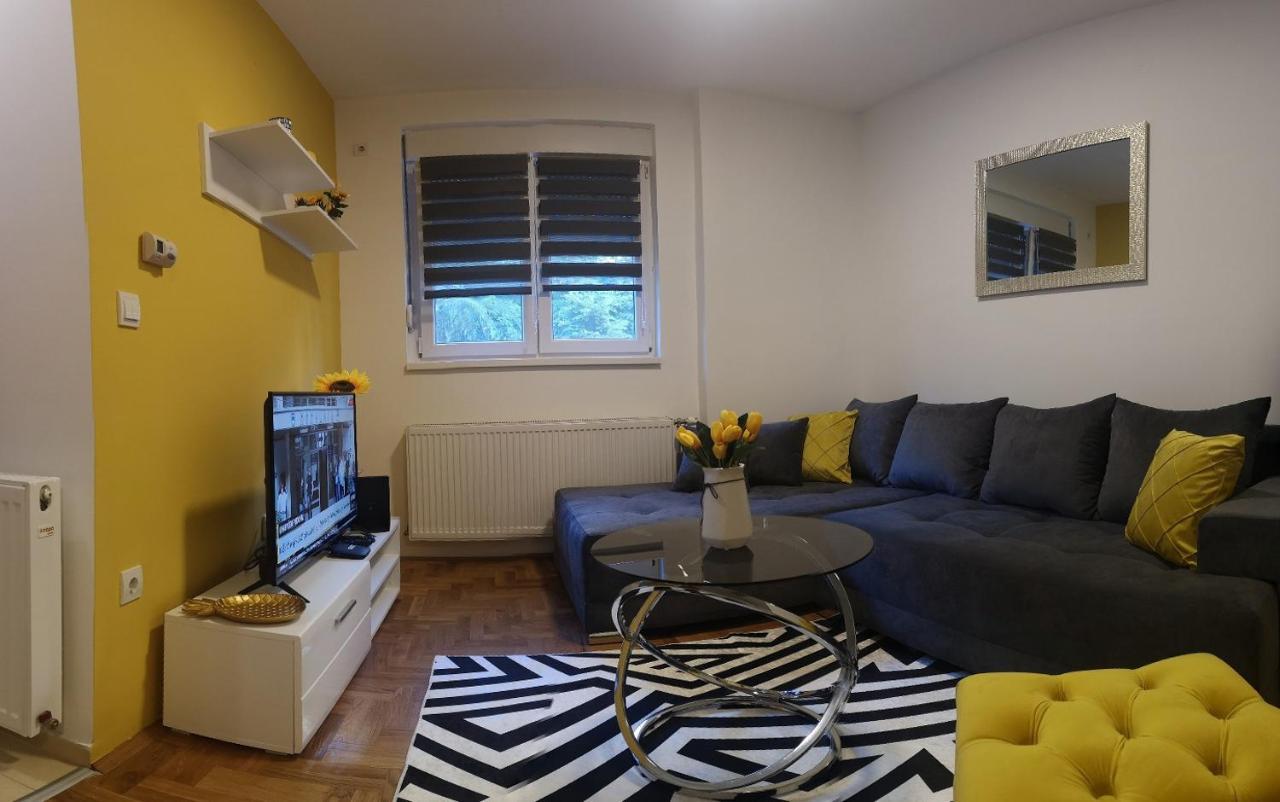 Apartman Sunflower Σρέμσκα Μιτρόβιτσα Εξωτερικό φωτογραφία