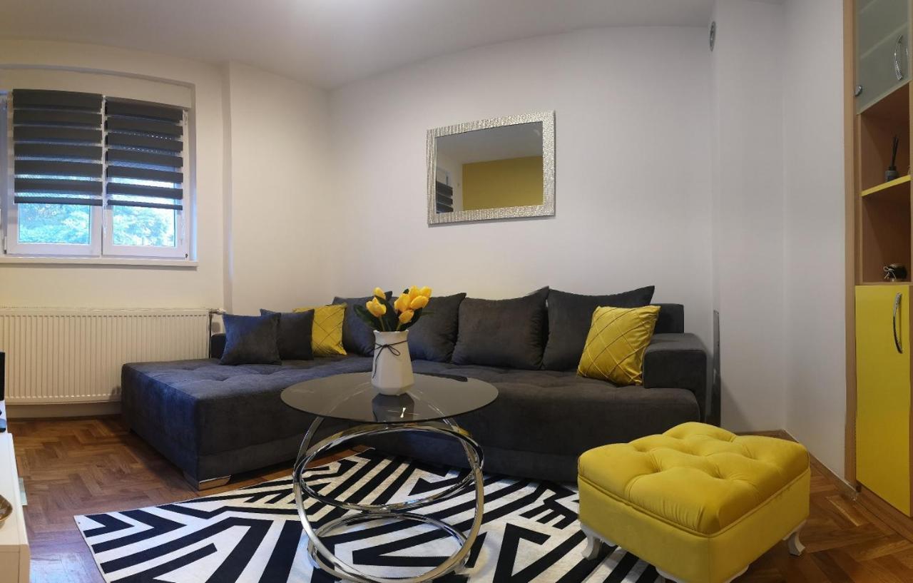 Apartman Sunflower Σρέμσκα Μιτρόβιτσα Εξωτερικό φωτογραφία