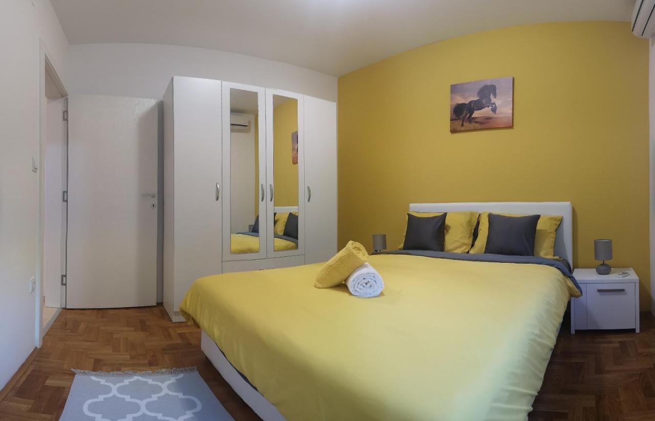 Apartman Sunflower Σρέμσκα Μιτρόβιτσα Εξωτερικό φωτογραφία