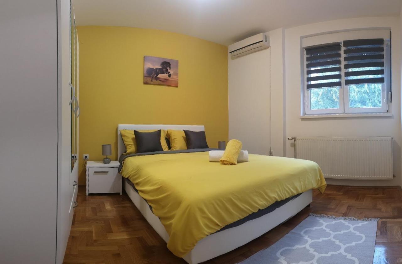 Apartman Sunflower Σρέμσκα Μιτρόβιτσα Εξωτερικό φωτογραφία