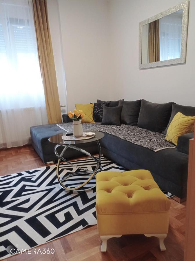 Apartman Sunflower Σρέμσκα Μιτρόβιτσα Εξωτερικό φωτογραφία