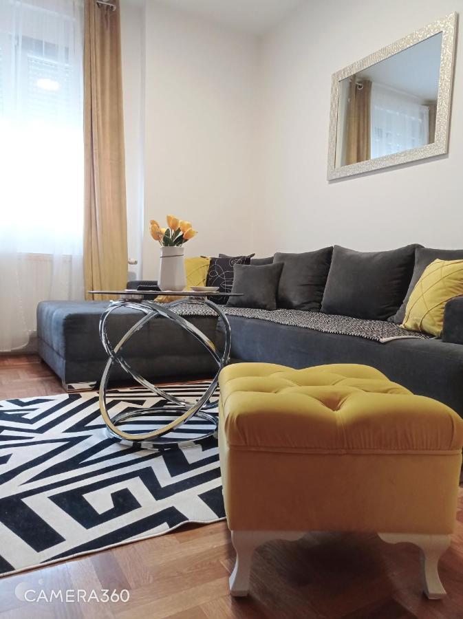 Apartman Sunflower Σρέμσκα Μιτρόβιτσα Εξωτερικό φωτογραφία